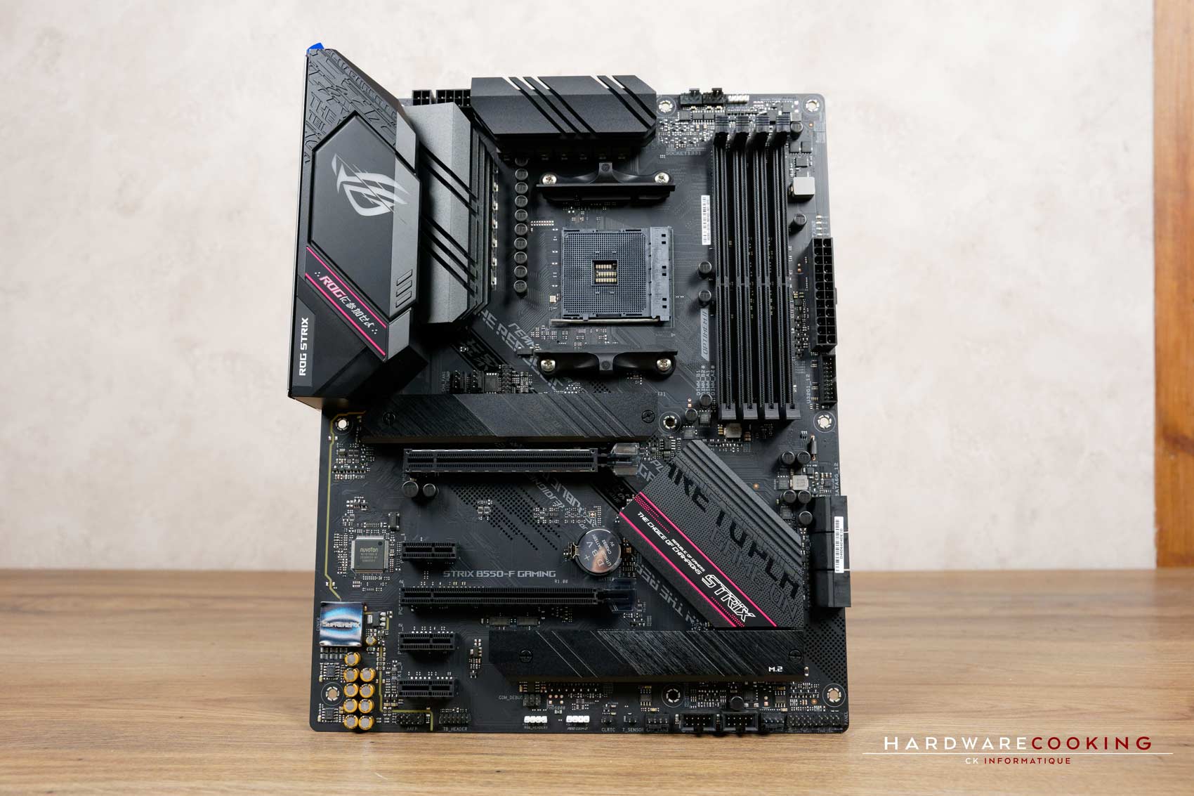N7 B550  Carte mère AMD™ haut de gamme pour le gaming