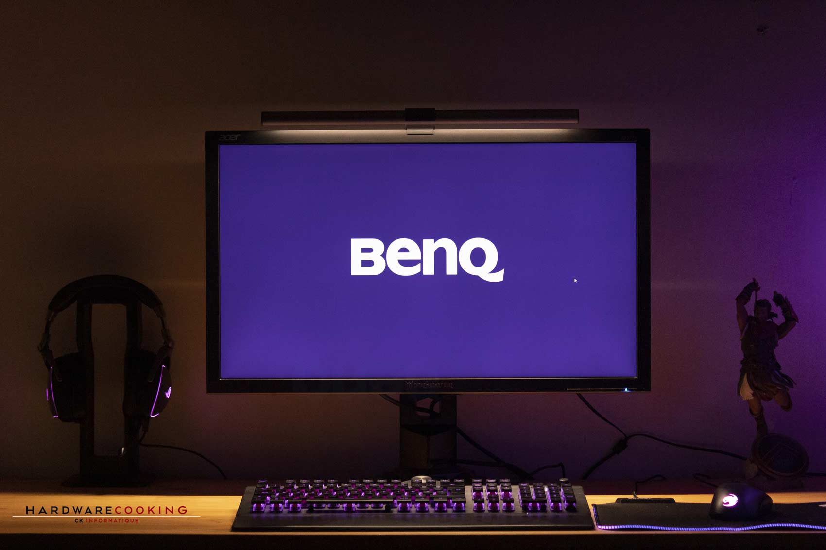 Test : BenQ ScreenBar Plus, la lampe de bureau LED parfaite ? -  HardwareCooking